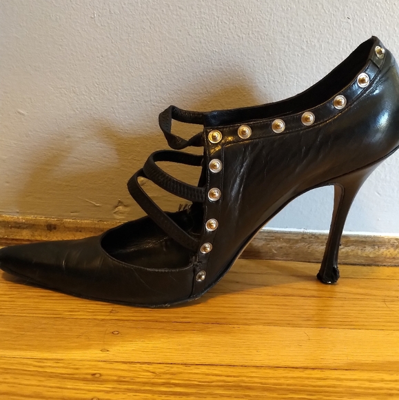 Rare Black Studded Pumps-Manolo Blahniks- Sz 8.5 - Picture 2 of 11
